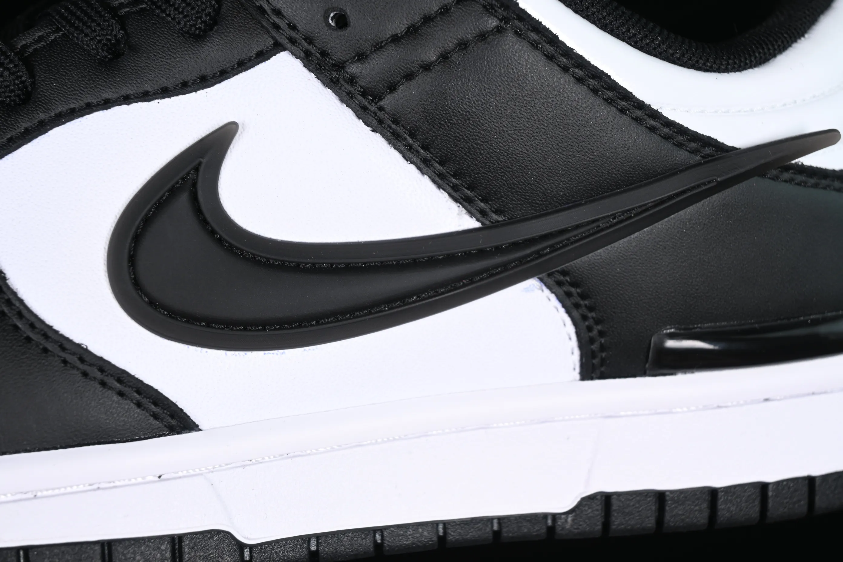 All categories Nk SB Dunk series Nk SB Dunk Low low-top sneakers Nk Dunk Low Twist Panda Panda black and white SB low-top sports and leisure sneakers DZ2794-001
